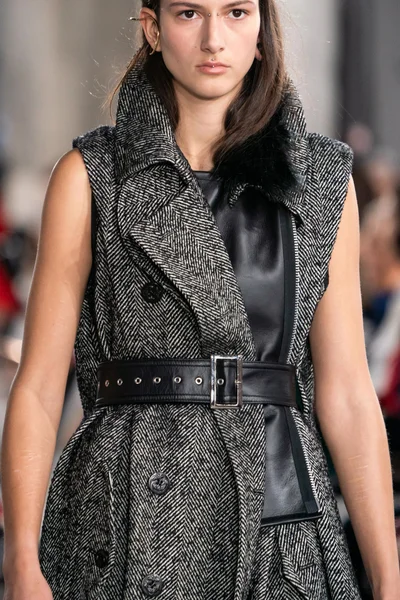 Look 7